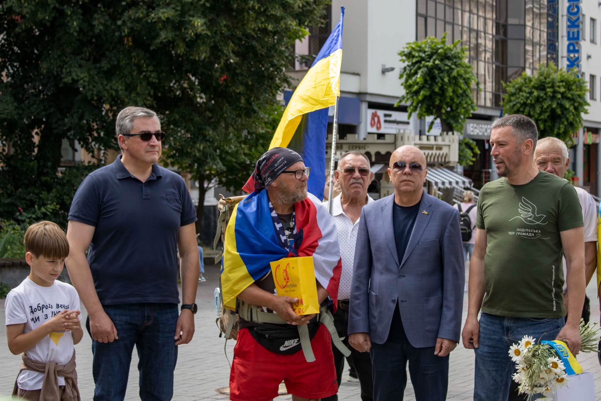 Латвійський волонтер завершив у Вінниці 1400-кілометровий благодійний марафон задля допомоги ЗСУ