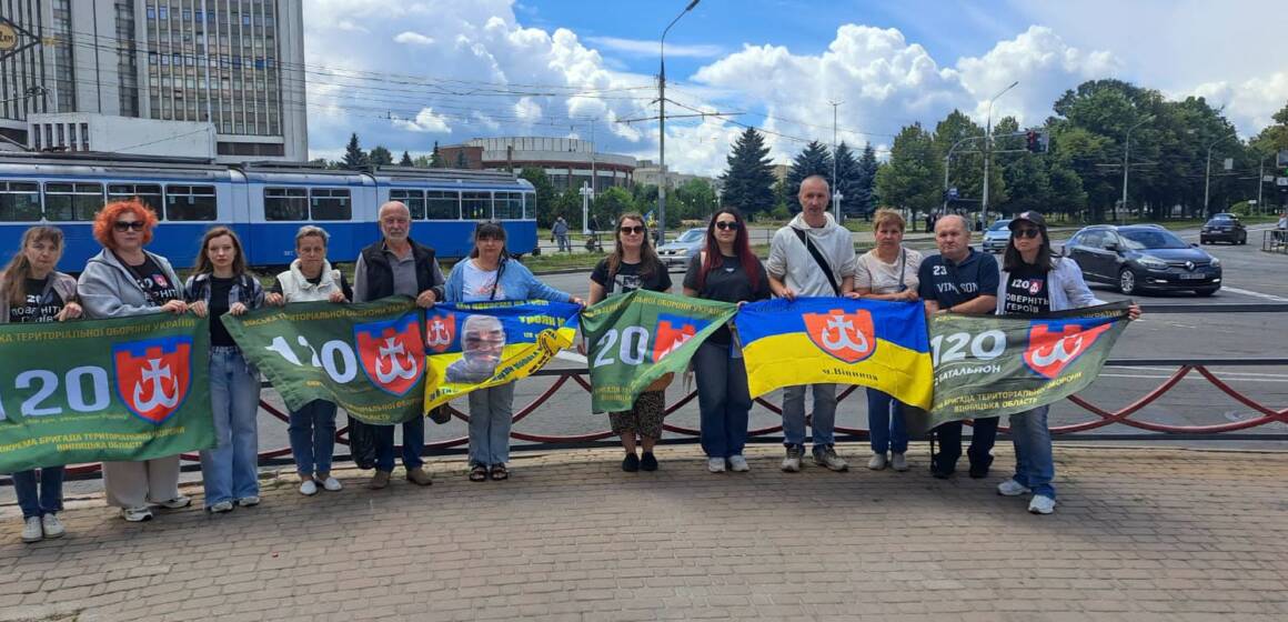 745288529_1549807506802190_132976098587879662_n Вінничани вийшли на акцію підтримки полонених та зниклих безвісти захисників