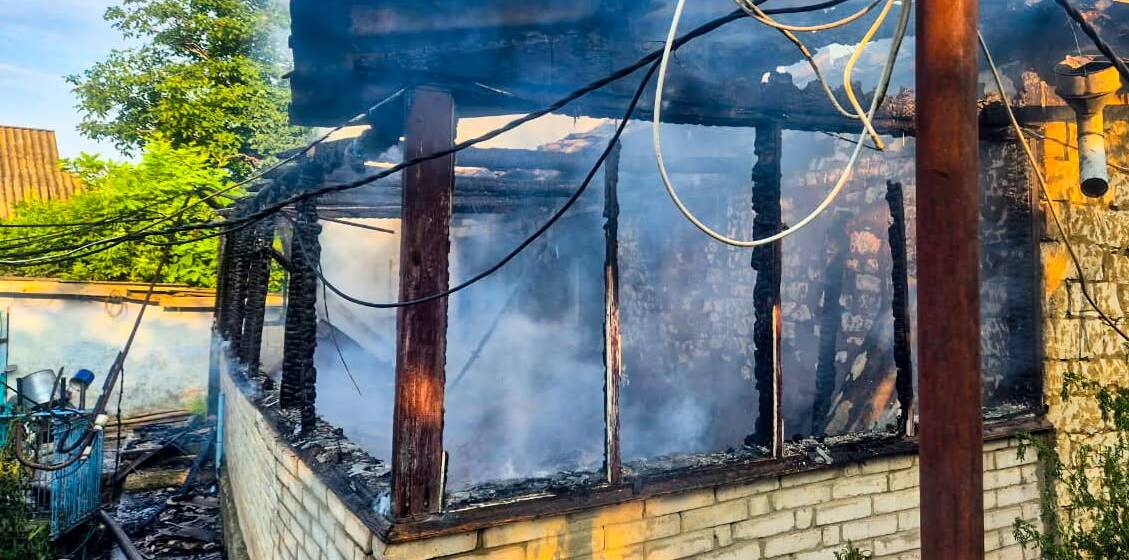 749896198_2119256858941353_5908981037425906792_n Блискавка двічі спричинила пожежі на Вінниччині: рятувальники запобігли поширенню вогню