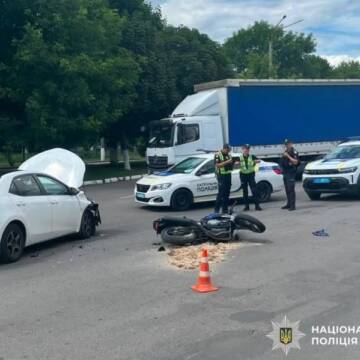 Поблизу Вінниці зіткнулися два легковики: постраждалу госпіталізували