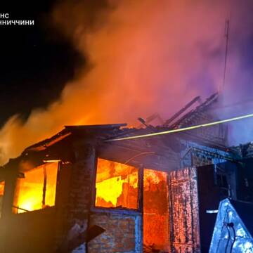 9 пожеж за добу на Вінниччині: рятувальники приборкували вогонь у житловому секторі та на дитячому майданчику
