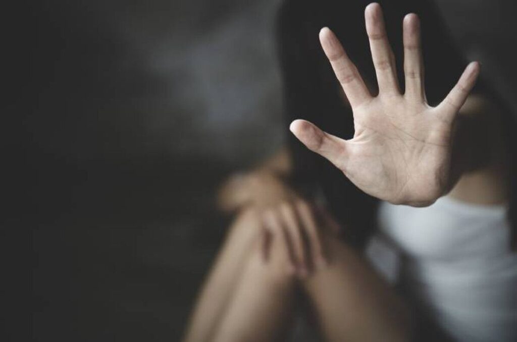 На Вінниччині судитимуть чоловіка за зґвалтування неповнолітньої падчерки