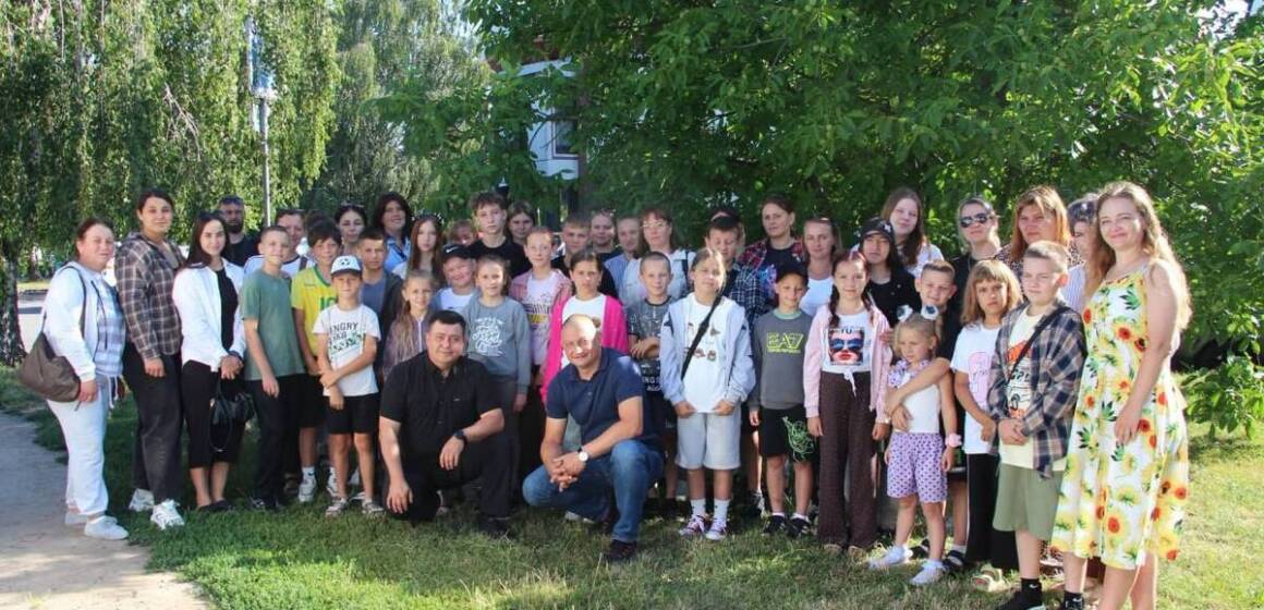 Діти захисників із Вінниччини поїхали на десятиденне оздоровлення до Карпат