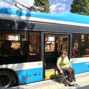 На вулиці Зулінського з’являться нові пішохідні доріжки та безбар’єрні зупинки