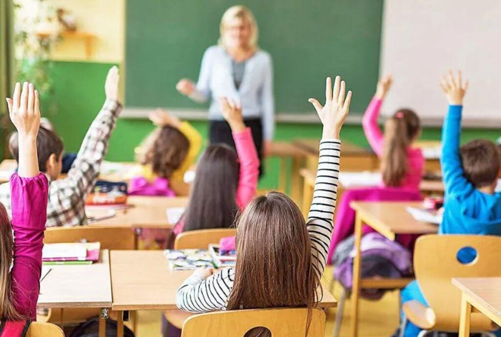 Безкоштовні обіди для всіх учнів та ремонт дахів: Вінниця виділила 27 мільйонів гривень на заклади освіти