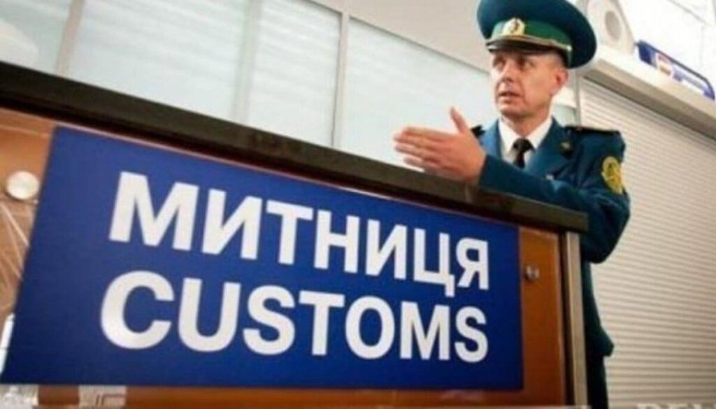 Автомобілі, наркотики та мільйонні штрафи: результати роботи Вінницької митниці за пів року