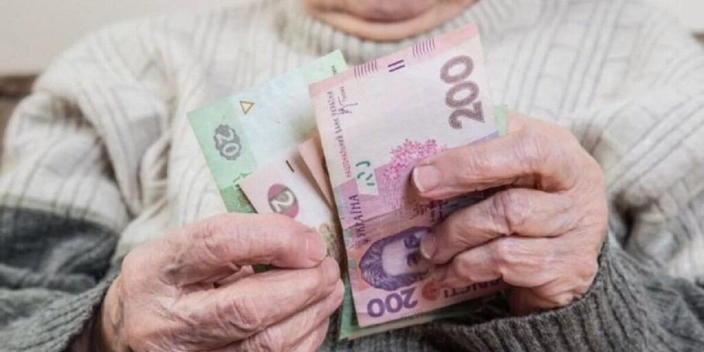 Нижче за середнє по країні: скільки отримують пенсіонери на Вінниччині та яка ситуація в Україні