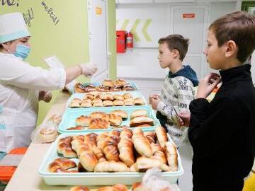 _yidalnya_yizha_harkiv_2024_gettyimages_2178866678_e1b973d823d6812b6004a4e5c1364af1_480x270 У Вінниці шукають працівників до шкільних їдалень перед початком навчального року