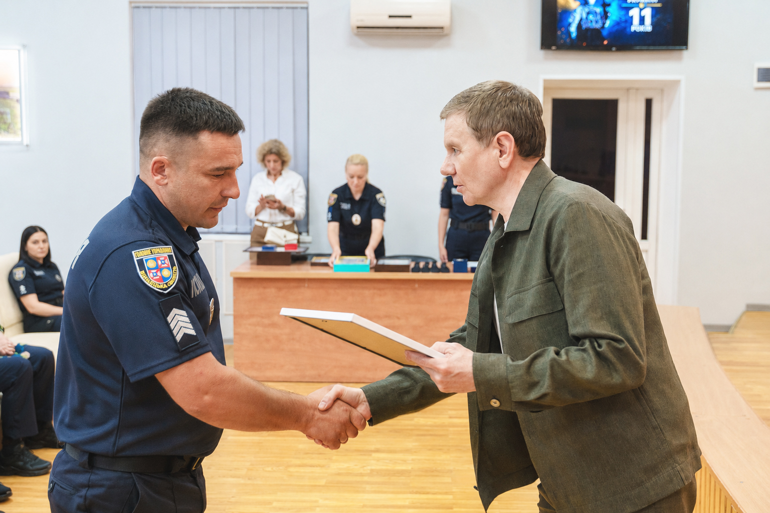 500 розшуканих дітей та тисячі розкритих злочинів: у Вінниці нагородили поліцейських до професійного свята