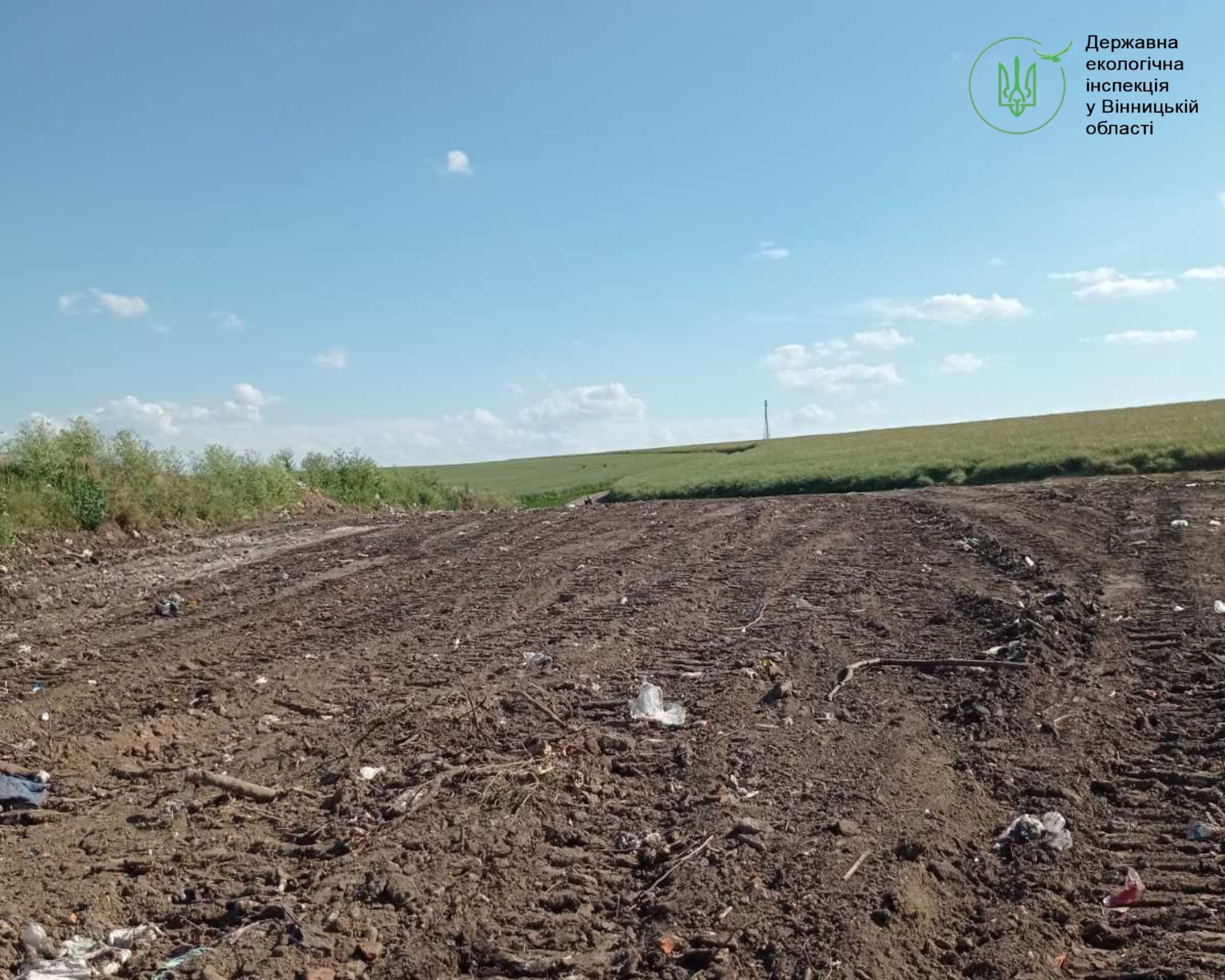 На Вінниччині прибрали несанкціоноване сміттєзвалище після перевірки екоінспекторів