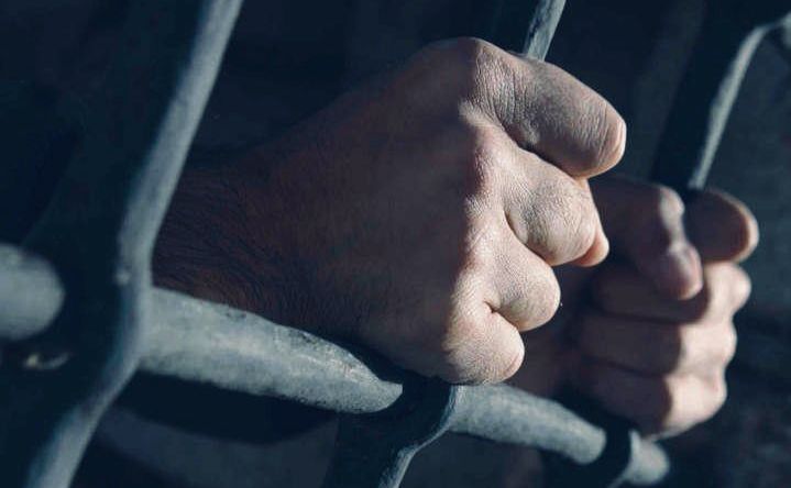 15 років в’язниці та позбавлення звання: на Вінниччині засудили 40-річного чоловіка за зґвалтування 13-річної дівчини