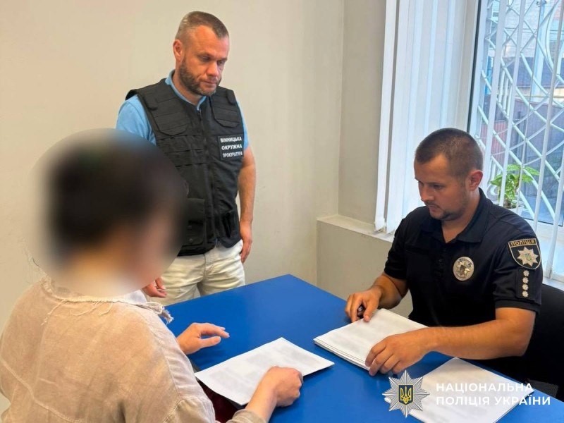 Перераховувала гроші фірми на власні рахунки та ФОПів: на Вінниччині бухгалтерку підозрюють у махінаціях на 7 мільйонів