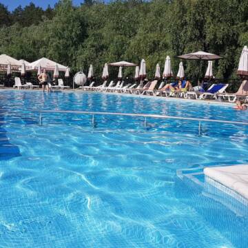 64565524-2756518181057225-4381240974089650176 Безпечний відпочинок у басейні: на що звернути увагу