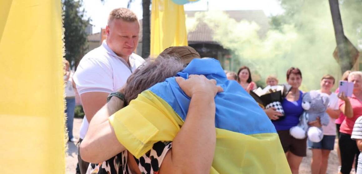 762676766_1357440119841729_2808055743762640729_n Повернення додому: Чернівецька громада зустріла з російського полону земляка Костянтина Горнічанського