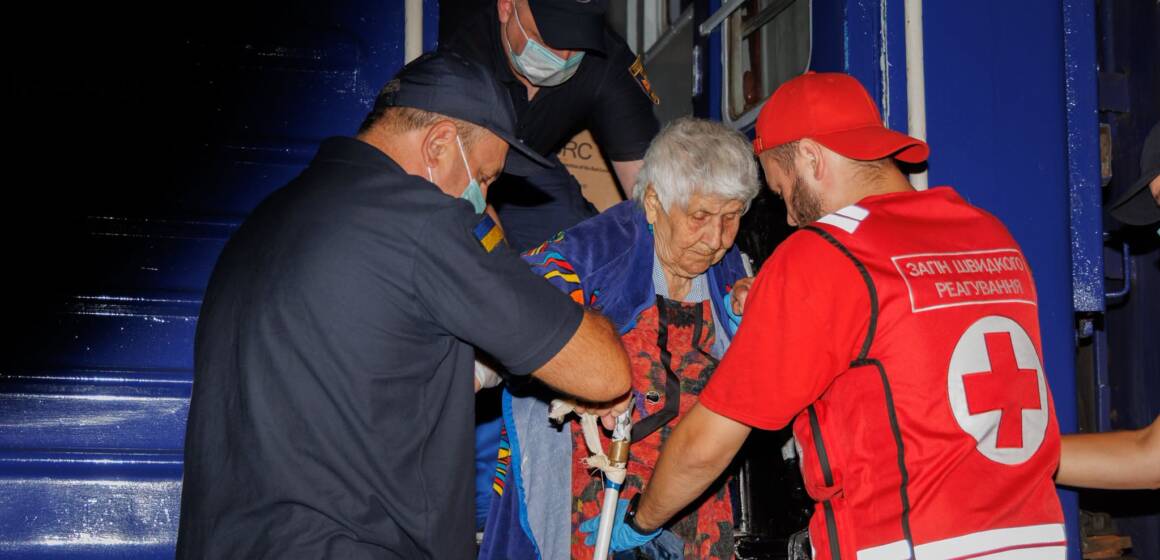 Уночі до Вінниці прибули 7 людей із прифронтових областей: їм надали першу допомогу та прихисток