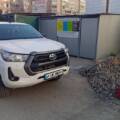 У Вінниці через припарковане авто не змогли вивезти сміття