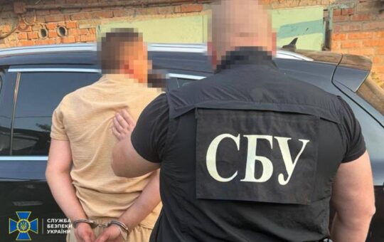 СБУ та поліція викрили у Вінниці ділків, які заробляли на «ухилянтських» схемах