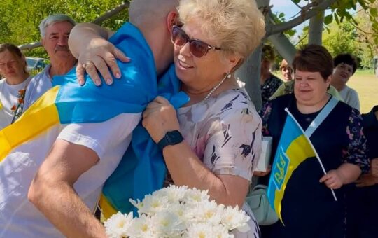З російського полону повернувся захисник з Вінниччини Віталій Платовський
