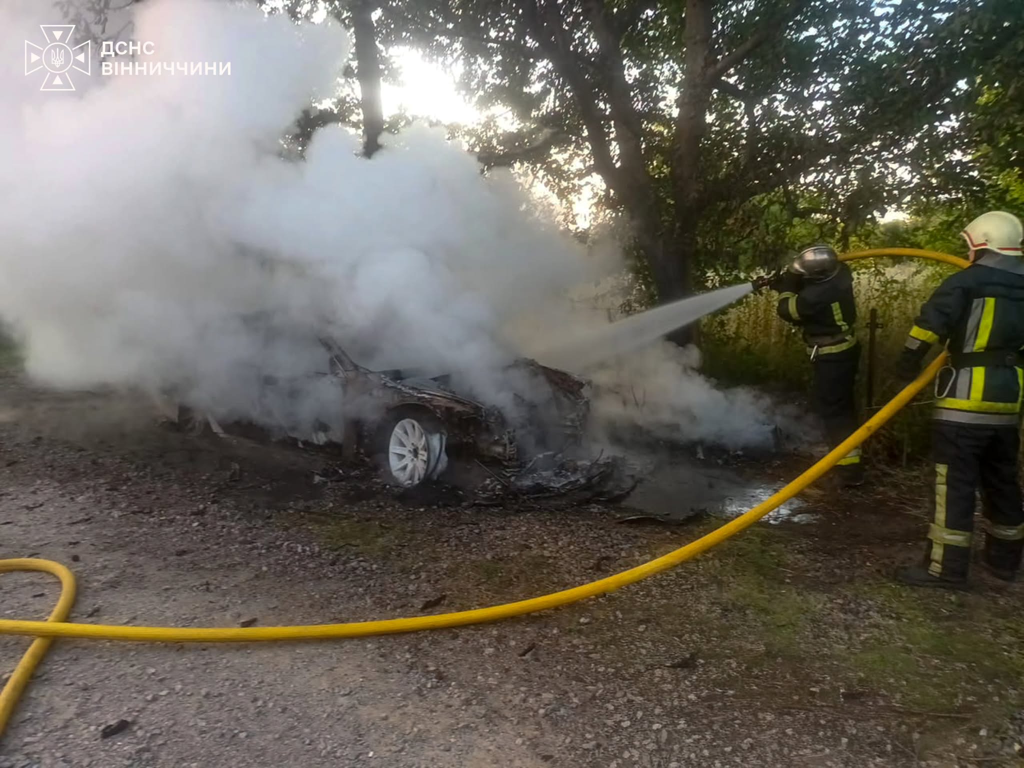 На Вінниччині минулої доби горіли квартири, літня кухня та два авто