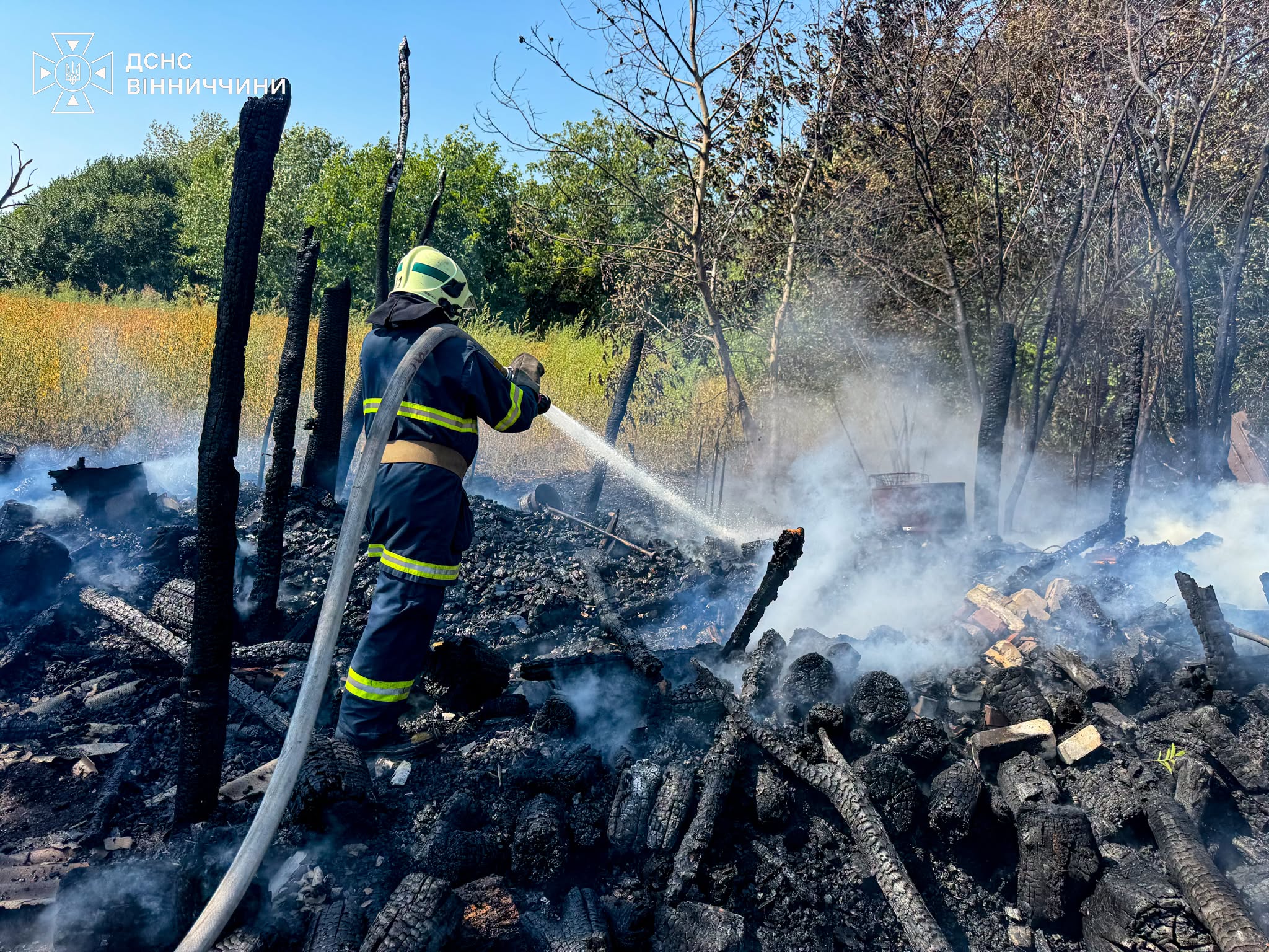 На Вінниччині за добу сталося 26 пожеж: вогонь охопив майже 8 гектарів