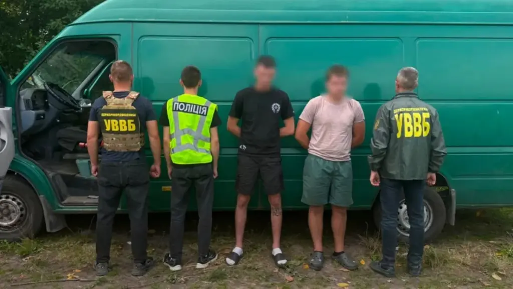 На Вінниччині чоловіка намагалися переправити через кордон у ящиках з-під бананів