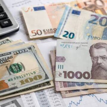 Офіційний курс валют на 6 серпня: долар втратив у ціні