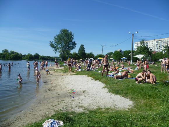 Замість свіжості — паразити та бактерії: у Вінниці не рекомендують купатися у відкритих водоймах