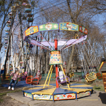Вінницькі парки прощаються зі старими атракціонами