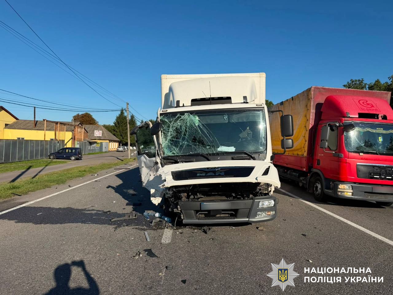 Зіткнення Jeep із вантажівкою на Вінниччині: в аварії постраждала пасажирка