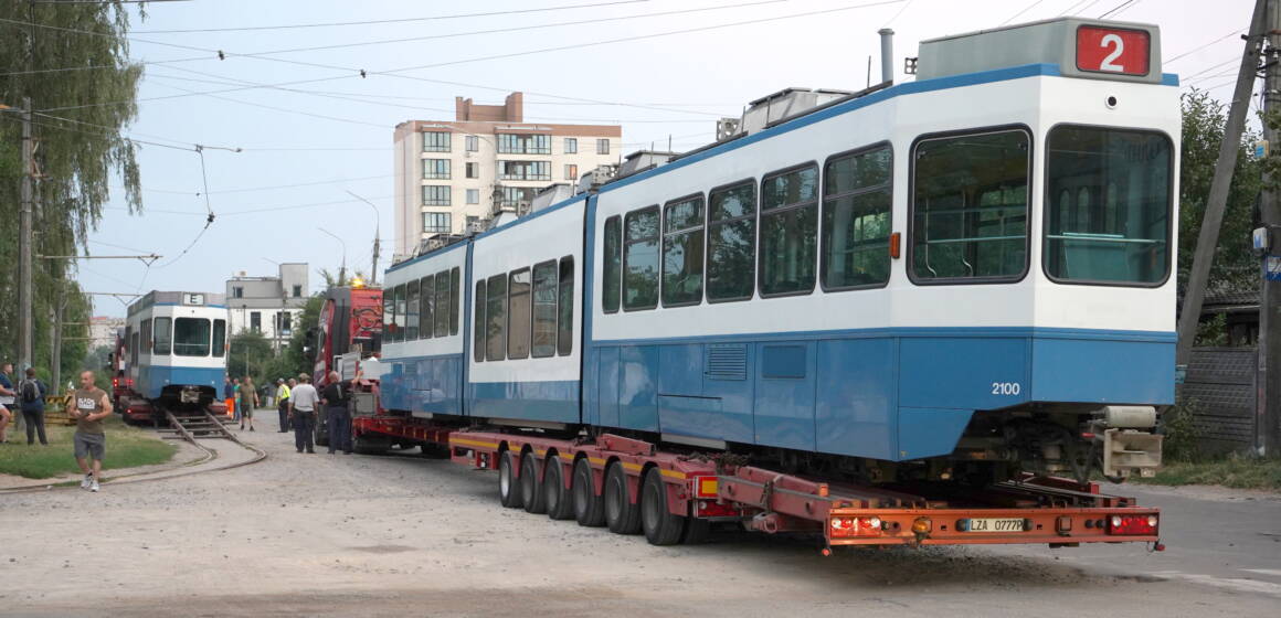 У Вінницю прибули перші Tram 2000 із заводською низькопідлоговою секцією