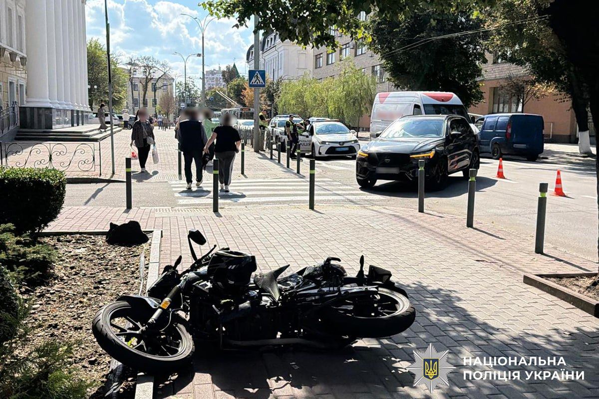 У ДТП на Вінниччині постраждали неповнолітній мотоцикліст і пішохід