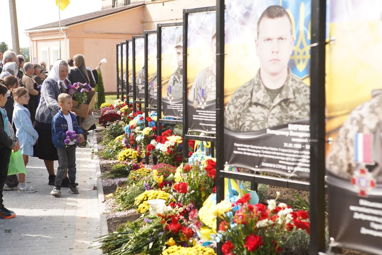 У Стадниці відкрили Алею Слави на честь 18 полеглих Героїв