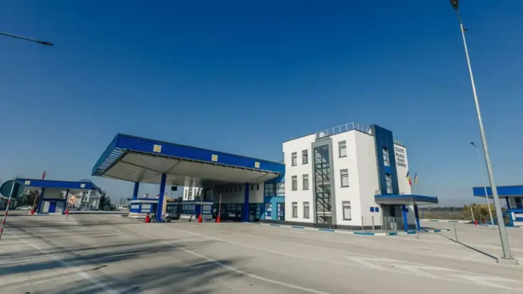 Біля пункту пропуску «Паланка» на кордоні з Молдовою влучив снаряд: пошкоджено автобус і поранено прикордонника