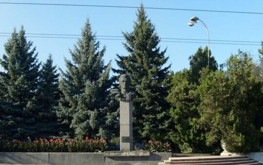 Пам’ятник Івану Бевзу хочуть перенести з центру Вінниці