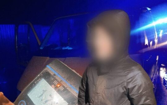 П’яна і без прав: у Хмільницькому районі затримали 18-річну кермувальницю з майже дев’ятиразовим перевищенням норми алкоголю