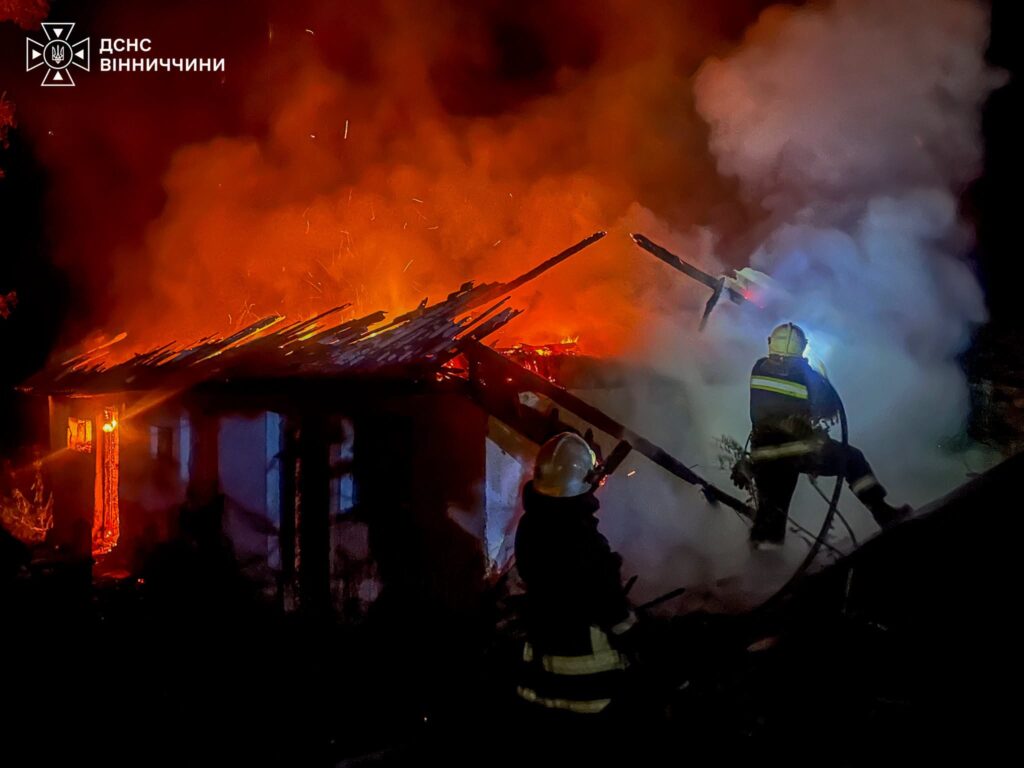 Короткі замикання та необережність з вогнем: на Вінниччині рятувальники ліквідували низку пожеж