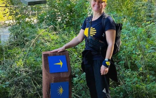 На Camino Podolico встановили нову навігацію: на маршруті з’явилося 28 стовпчиків і 32 комплекти табличок-покажчиків напрямку руху.