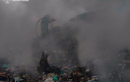 Коротке замикання та недопалок: на Вінниччині рятувальники ліквідували дві пожежі за добу