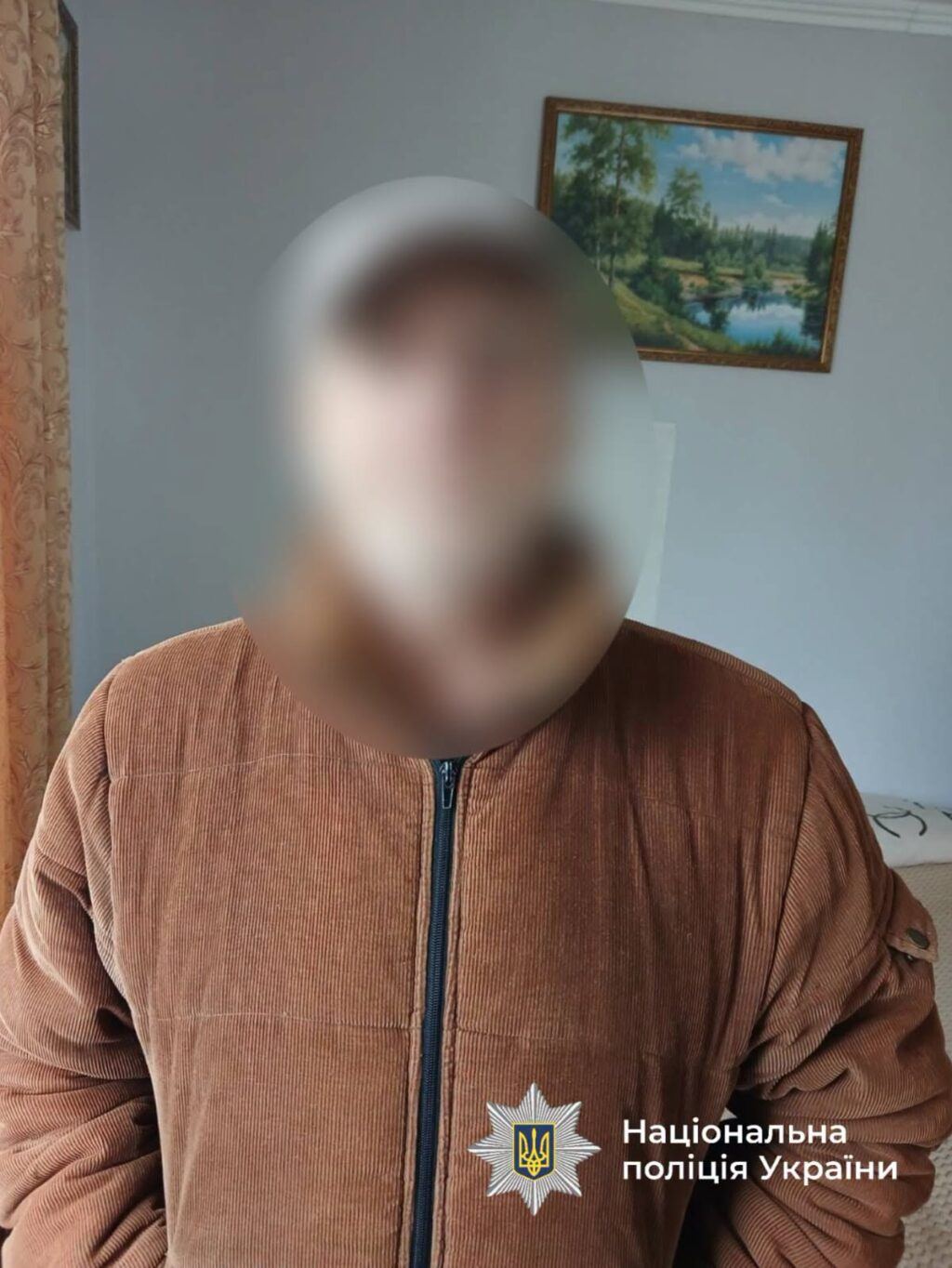 Відволік продавця та поцупив смартфон з вітрини: у Крижополі за кадрами з камер викрили крадія