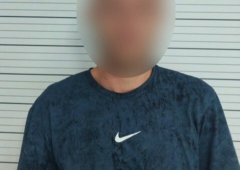 Обікрав сплячого знайомого на понад 70 тисяч: поліція у Вінниці за кілька годин розшукала рецидивіста
