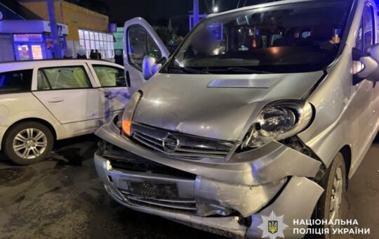 Поліція Вінниці встановлює обставини двох ДТП з потерпілими