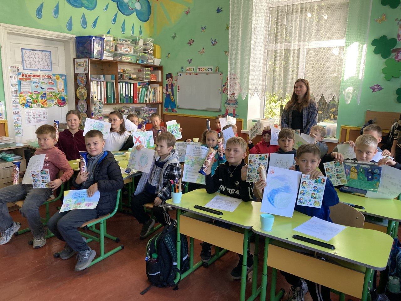Кліматичні уроки для школярів: як у Вінницькій громаді вчать дітей дбати про довкілляЛідУ межах Українського кліматичного тижня представники департаменту відновлення та розвитку Вінницької міської ради провели серію інтерактивних занять для школярів старостинських округів. Дітям просто та цікаво пояснили суть глобальних змін клімату і те, як щоденні звички можуть допомогти зберегти планету.