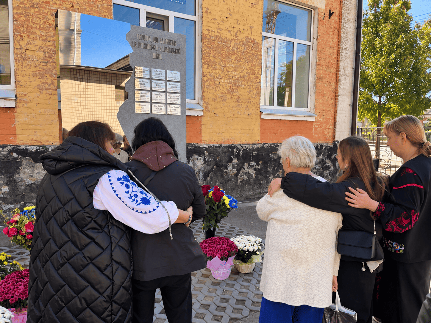 У чотирьох вінницьких ліцеях відкрили пам’ятні знаки полеглим Героям-випускникам